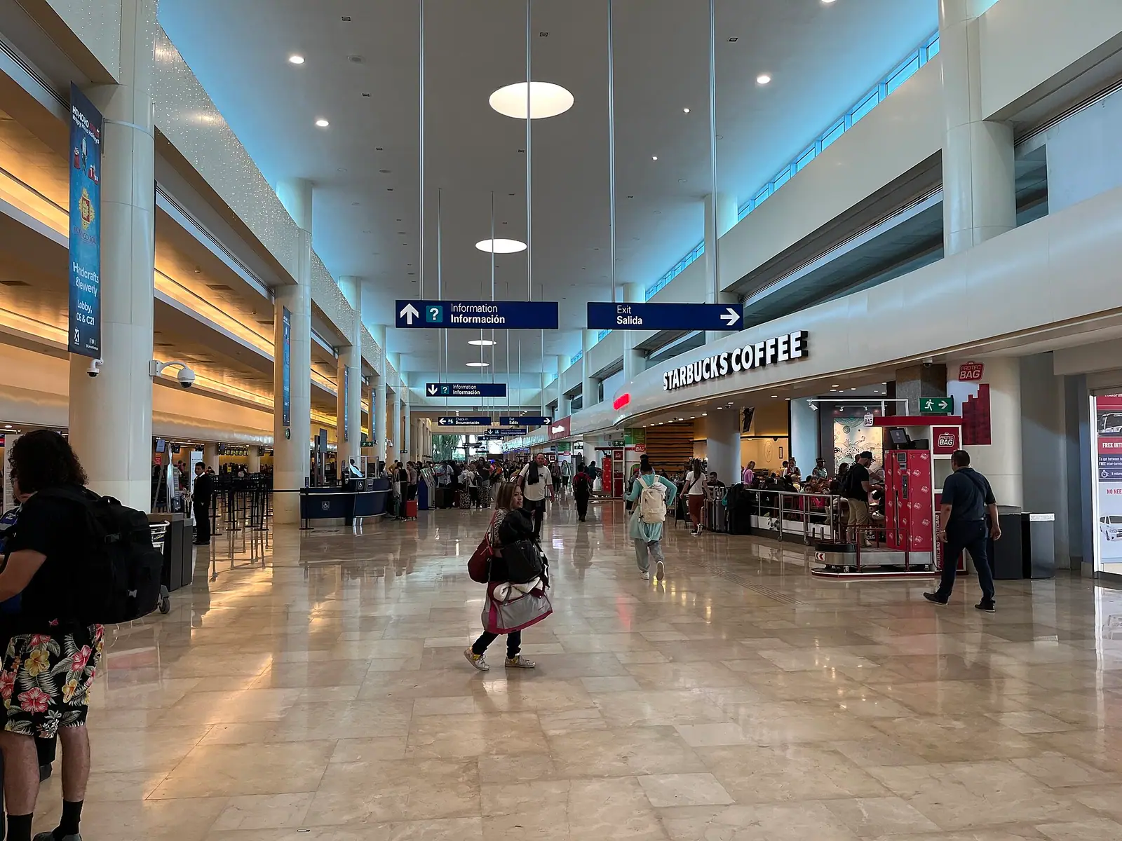 坎昆：Terminal 3 of Cancún International Airport in Quintana Roo in 2024