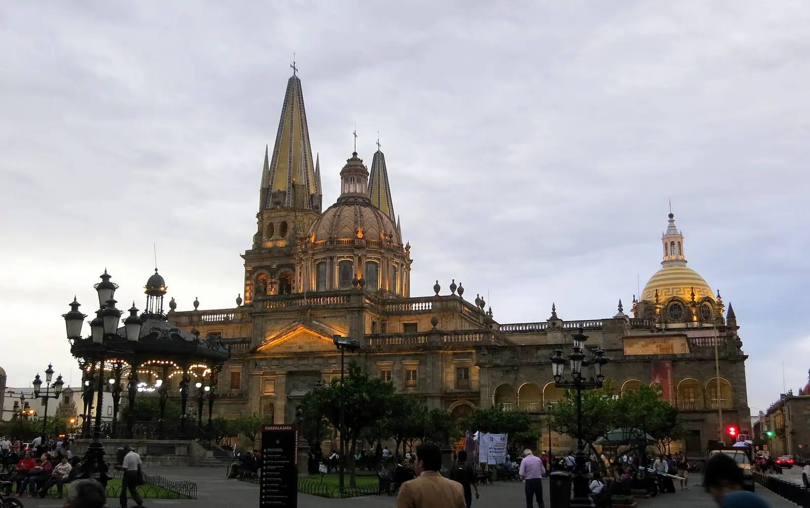 瓜达拉哈拉：Catedral de la Asunción de María Santísima (Guadalajara, Jalisco) - exterior