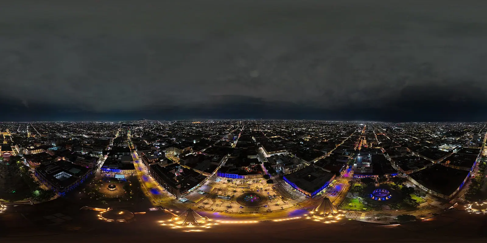 瓜达拉哈拉：360° spherical panorama taken from the Metropolitan Cathedral of Guadalajara, Jalisco, Mexico.