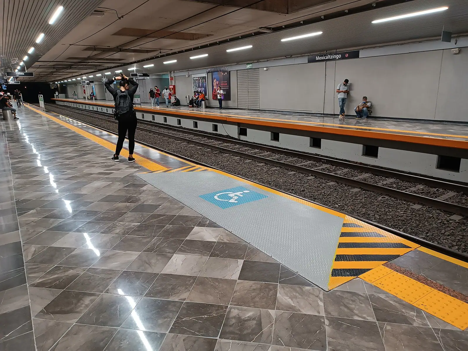 瓜达拉哈拉：Estación Mexicaltzingo de la linea 1 del tren ligero de Guadalajara
