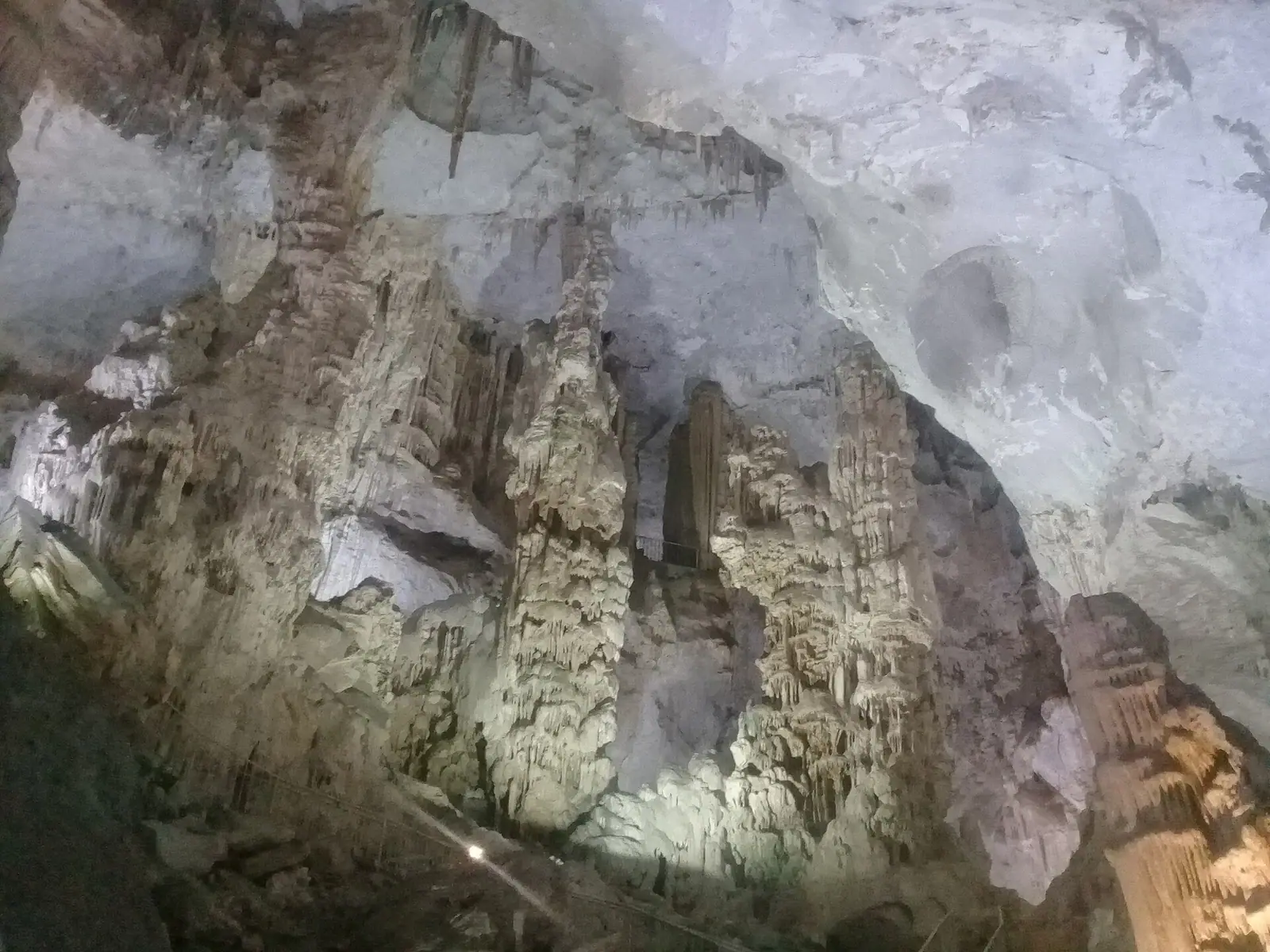 蒙特雷：Interior of Grutas de García (García Caves) in the municipality of García, Nuevo León, Mexico.