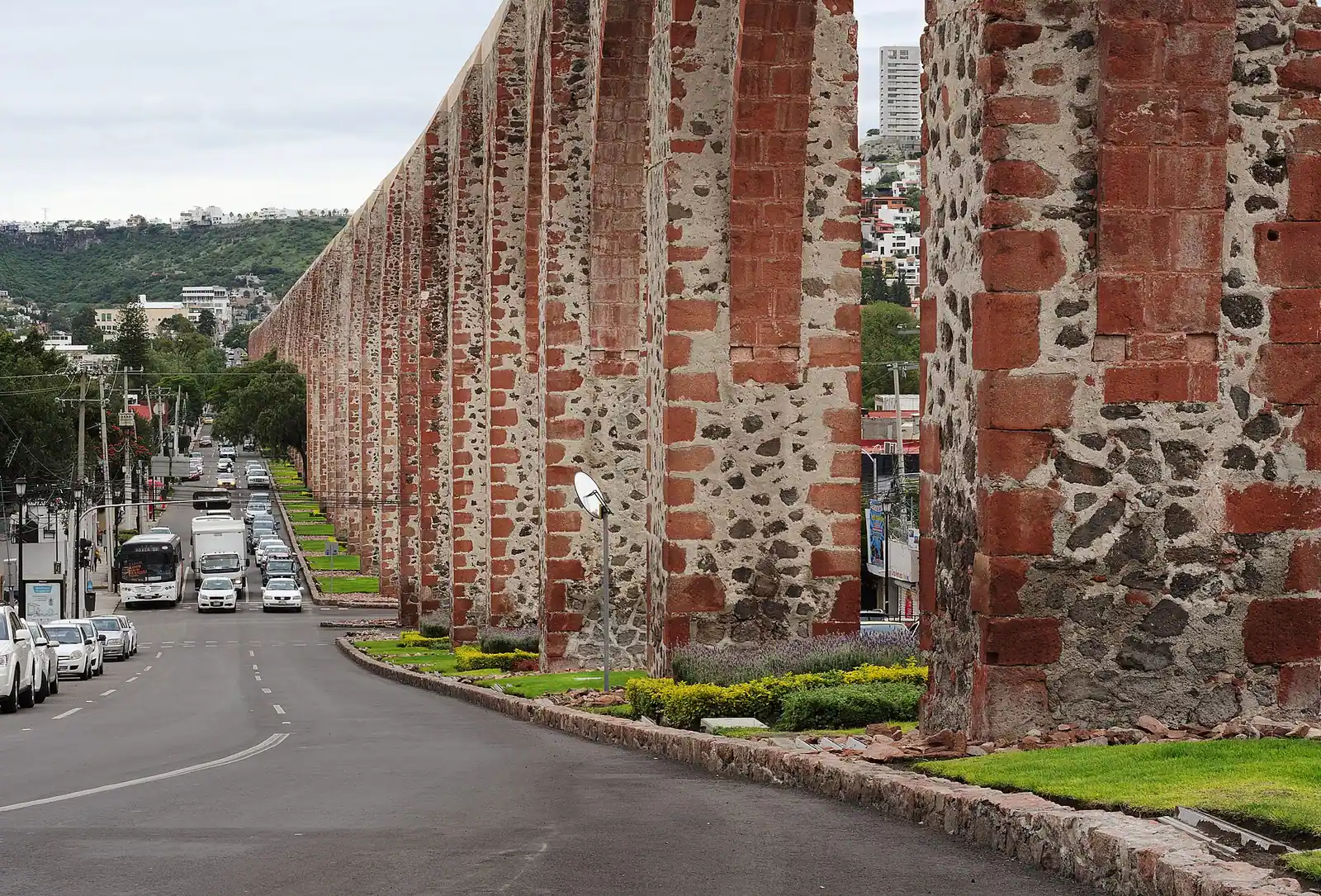 克雷塔罗：Santiago de Querétaro Aqueduct, México