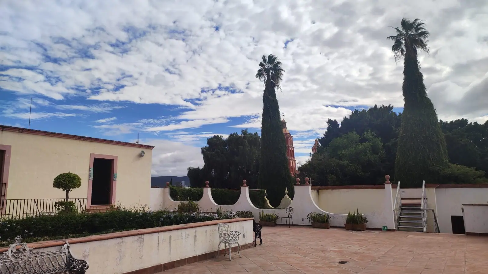 克雷塔罗：Jardín de la planta alta del Museo del Calendario ubicado en el centro histórico de Querétaro