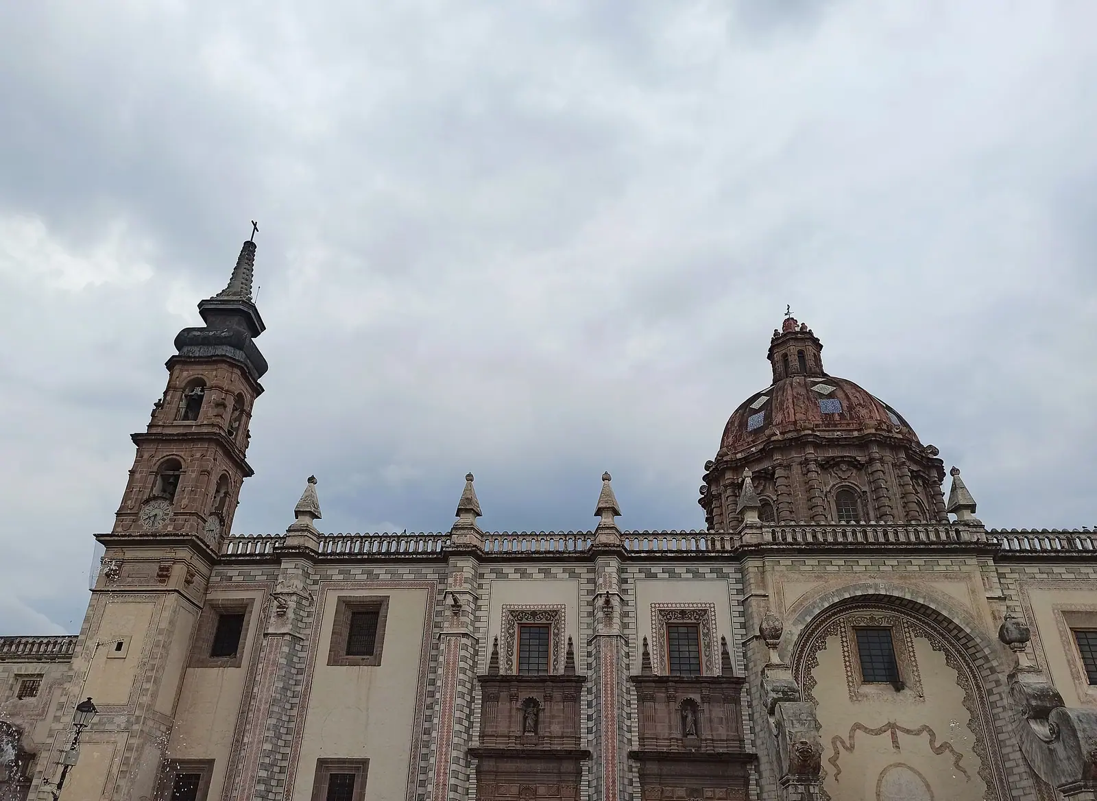 克雷塔罗：Templo de Santa Rosa de Viterbo. Santiago de Querétaro, Querétaro, México.