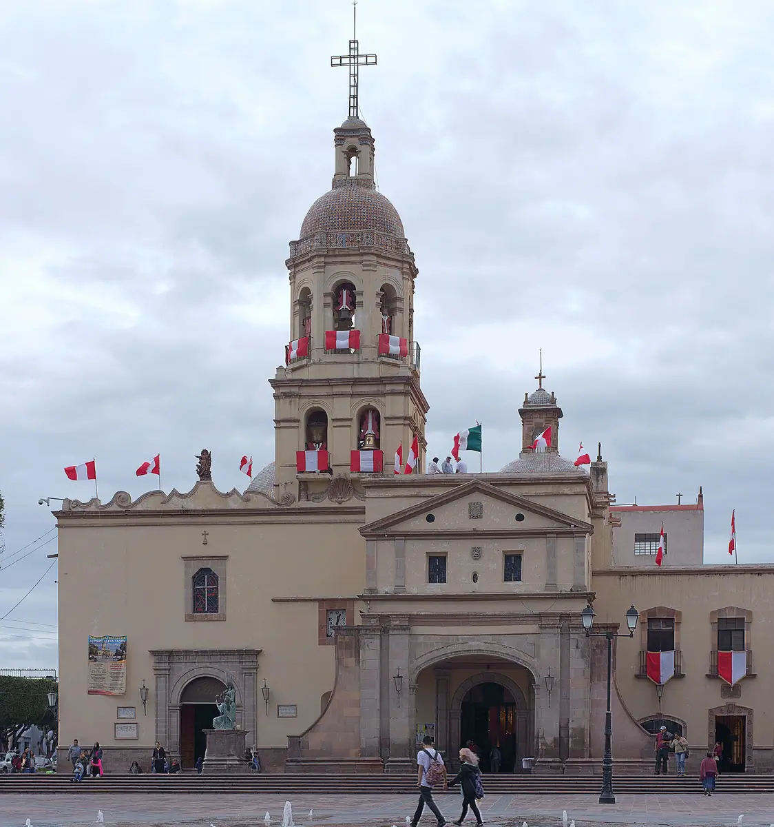 克雷塔罗：Temple of the Holy Cross, Santiago de Queretaro, Mexico