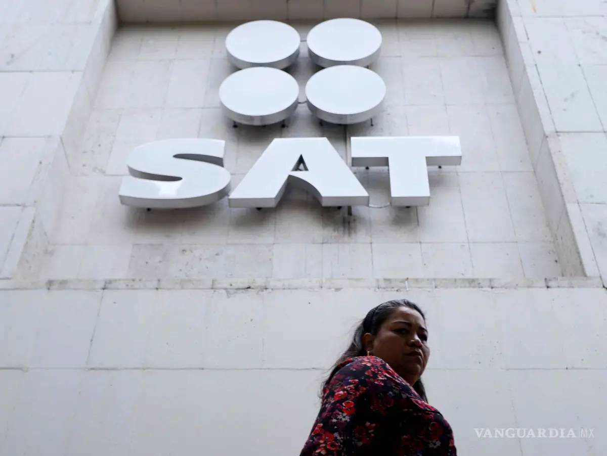 $!El SAT implementará mayor vigilancia en las finanzas de algunos sectores.