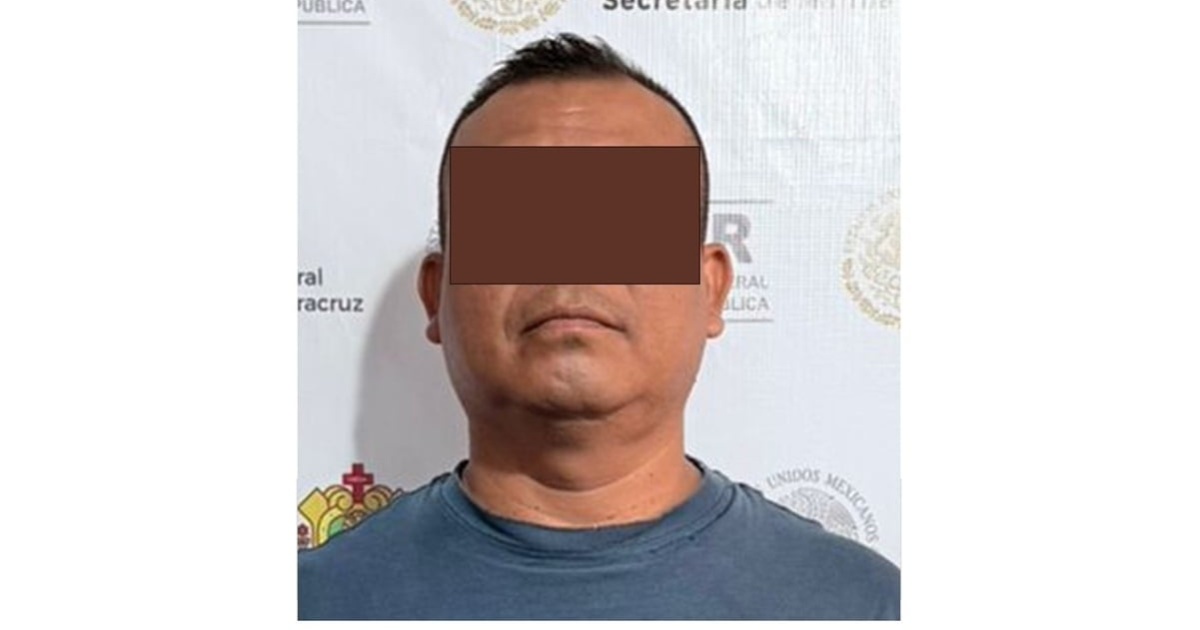 现役警察因强迫失踪被控：在韦拉克鲁斯被捕并送往监狱