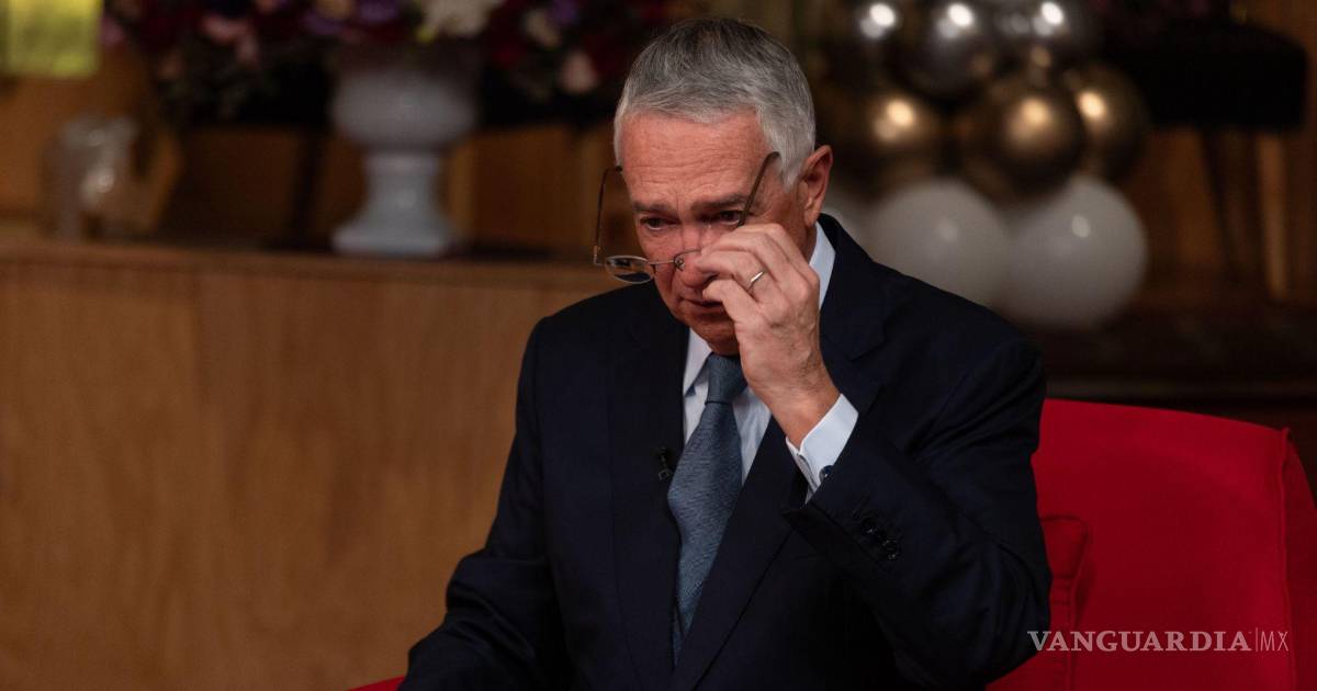 萨利纳斯对Pemex起诉XV岁生日派对组织者提出批评