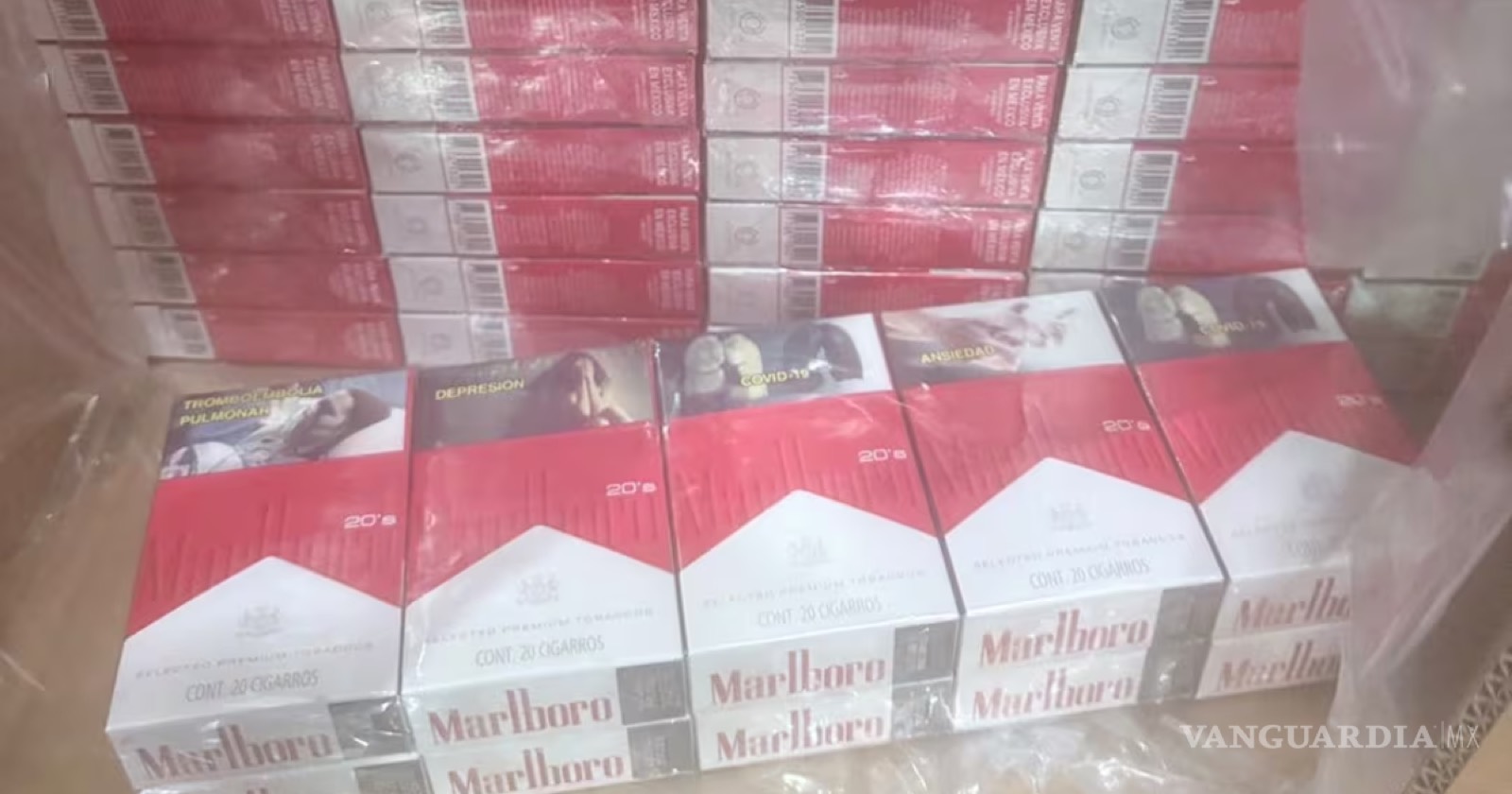 海军在墨城国际机场查获18万盒非法香烟