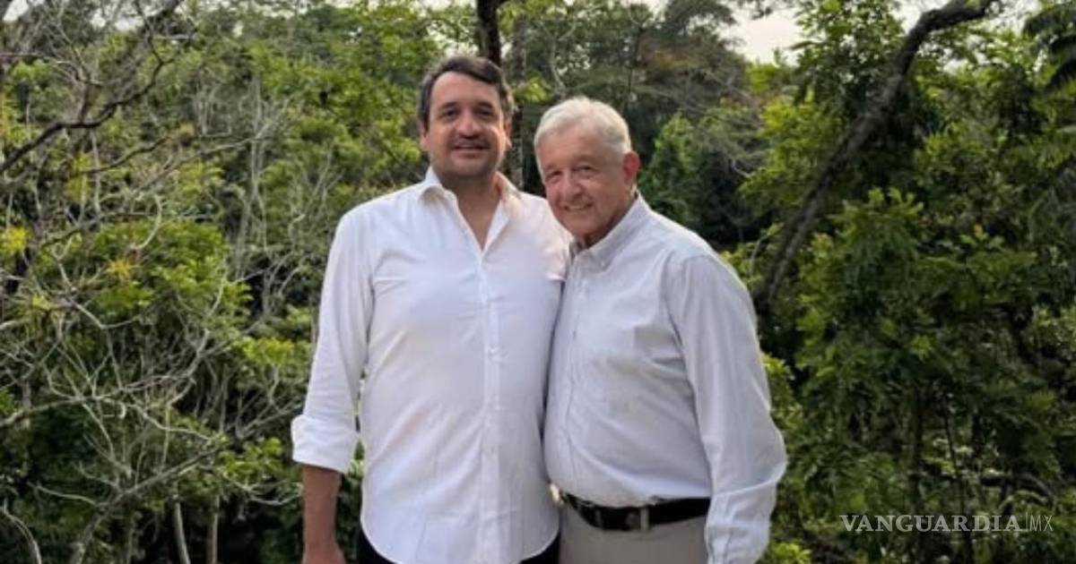 ‘Soy hijo de quienes aman’: AMLO reaparece en foto con ‘Andy’ López Beltrán