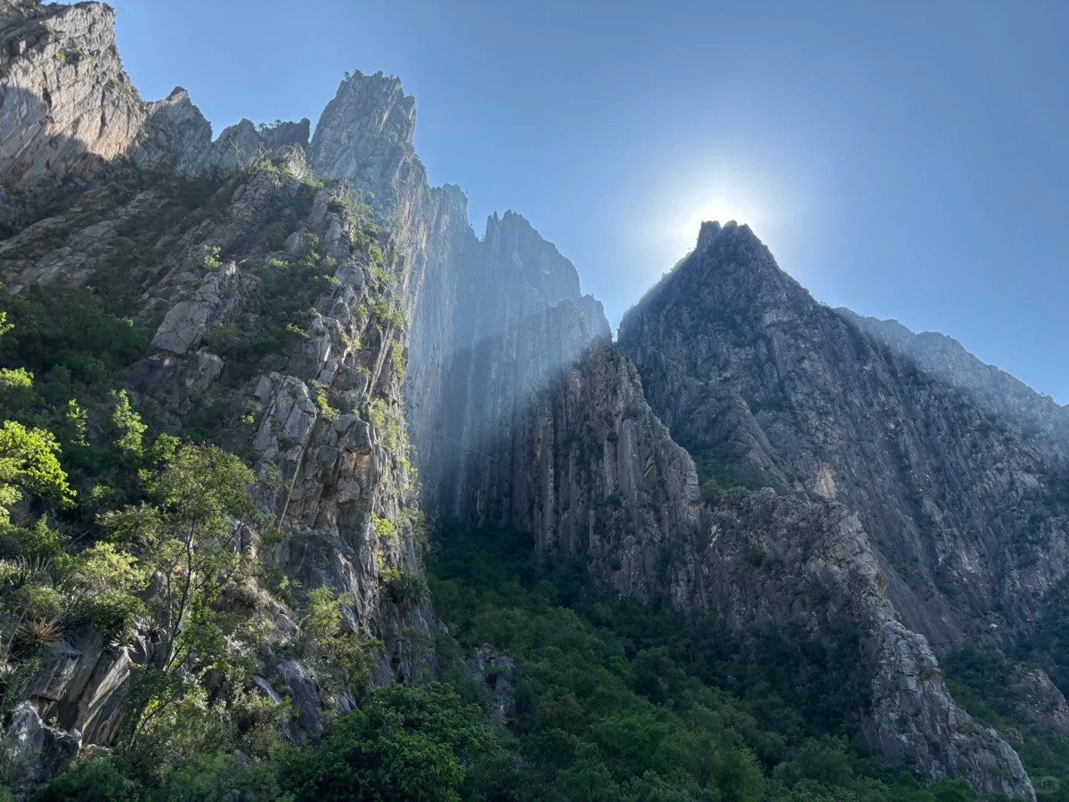 EPC 山谷与清晨光线