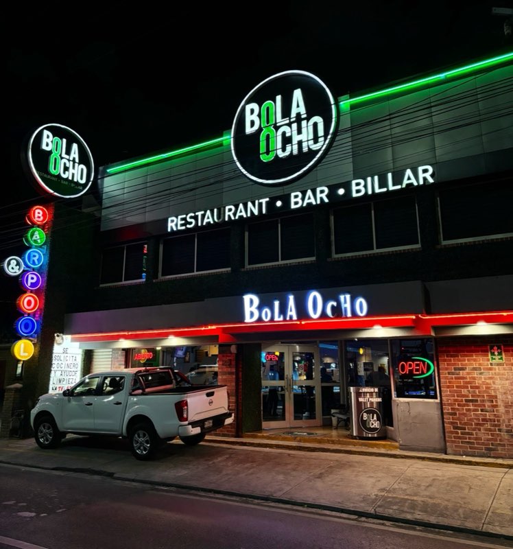 Bola Ocho